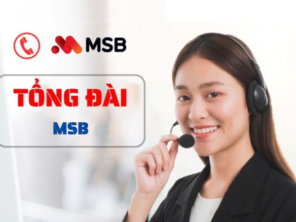 Người dùng thẻ cần liên hệ ngay với ngân hàng qua số hotline được dán trên cây ATM