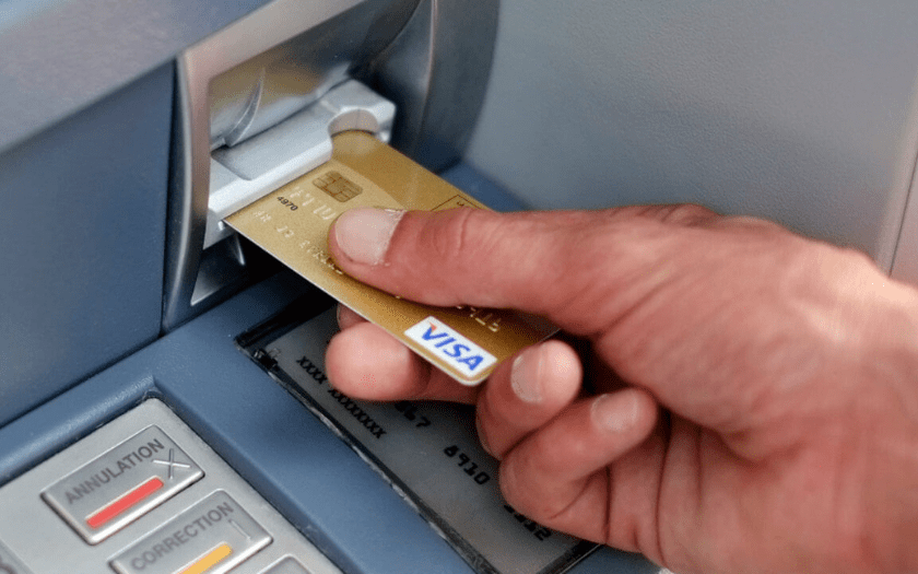 Kiểm tra thời hạn sử dụng thẻ ATM tại chính các cây ATM