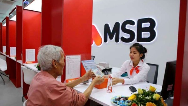  Chuyển tiền mặt vào tài khoản ngân hàng để đảm bảo việc thanh toán trực tuyến diễn ra thuận lợi 