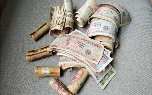 Gom tiền lẻ sau mỗi lần mua sắm, tích góp dần để cuối tháng có giá trị lớn