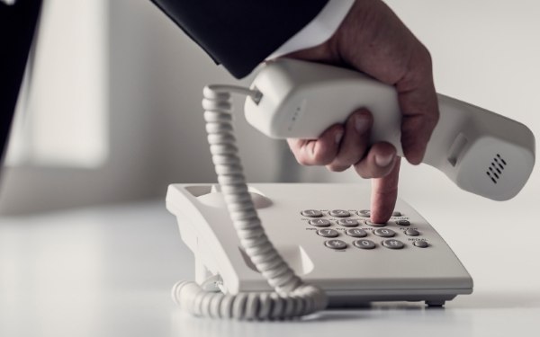 Kế to&aacute;n thường xuy&ecirc;n theo d&otilde;i c&ocirc;ng nợ v&agrave; lập bi&ecirc;n bản định kỳ để hạn chế nợ qu&aacute; hạn